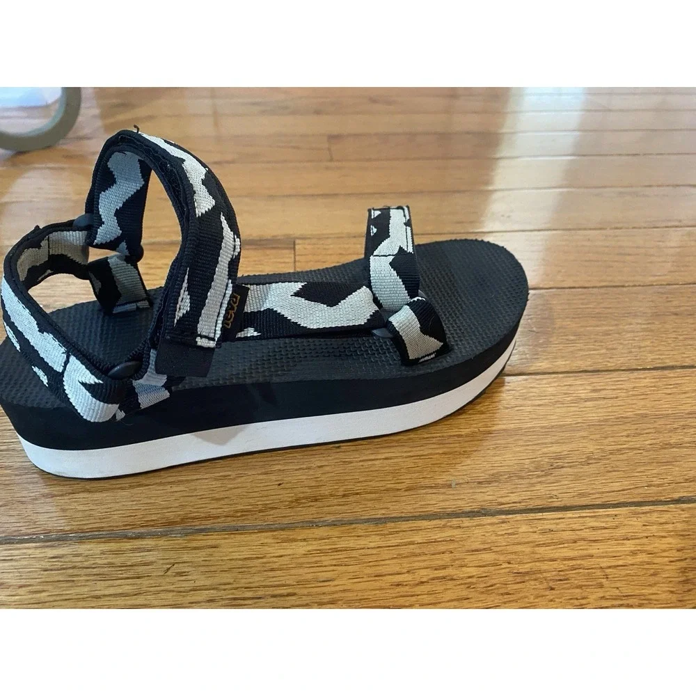 Teva Womens Sandals Flatform Universal Balance Size 8 Platform  Black